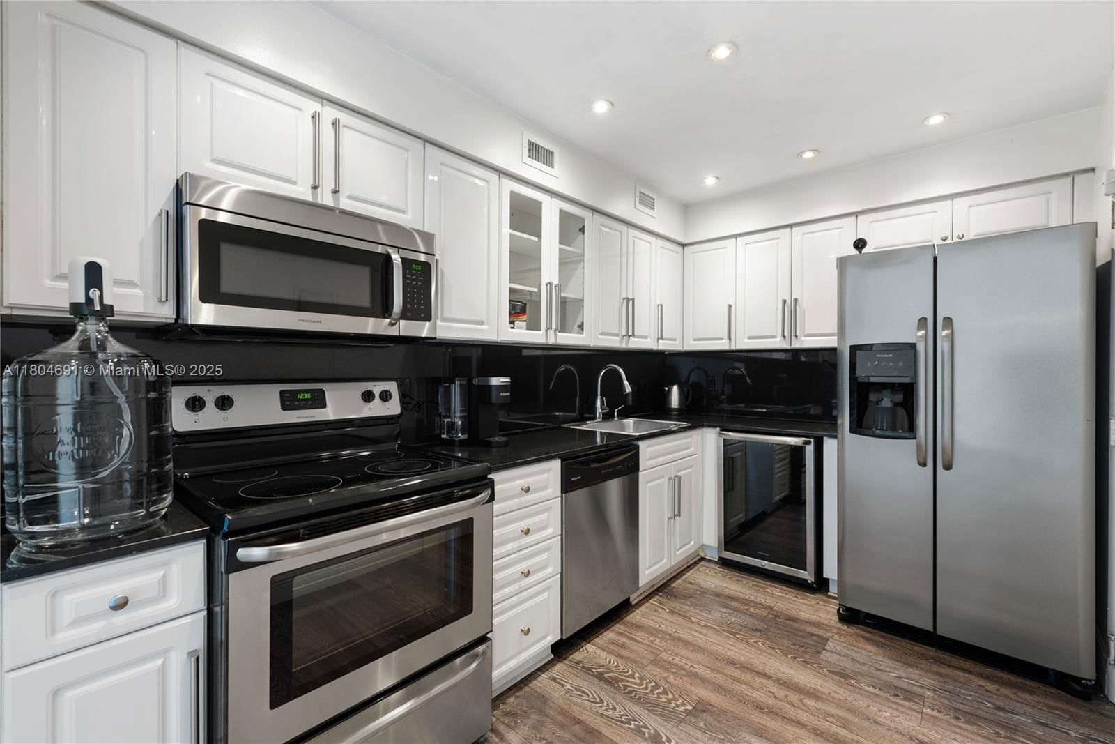 Real estate property located at 6770 Indian Creek Dr TSA1, Miami-dade, Aquasol Condo, Miami Beach, FL