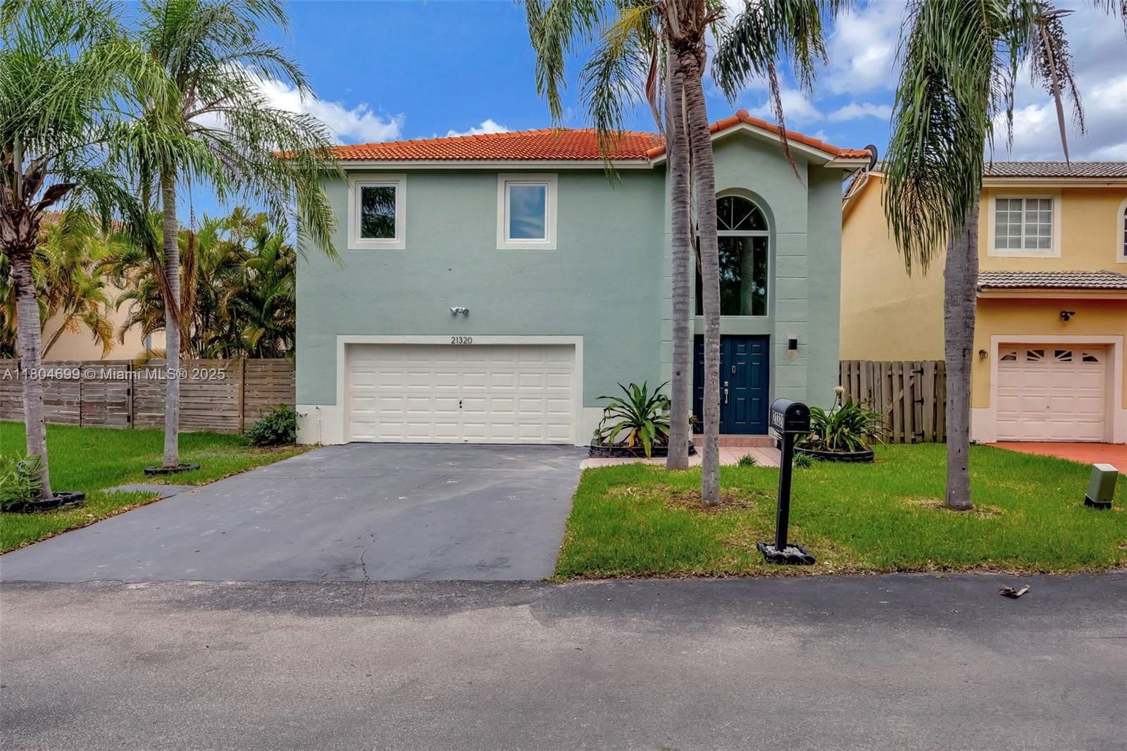 Real estate property located at 21320 97th Ave, Miami-dade, Villas Of Old Cutler, Cutler Bay, FL