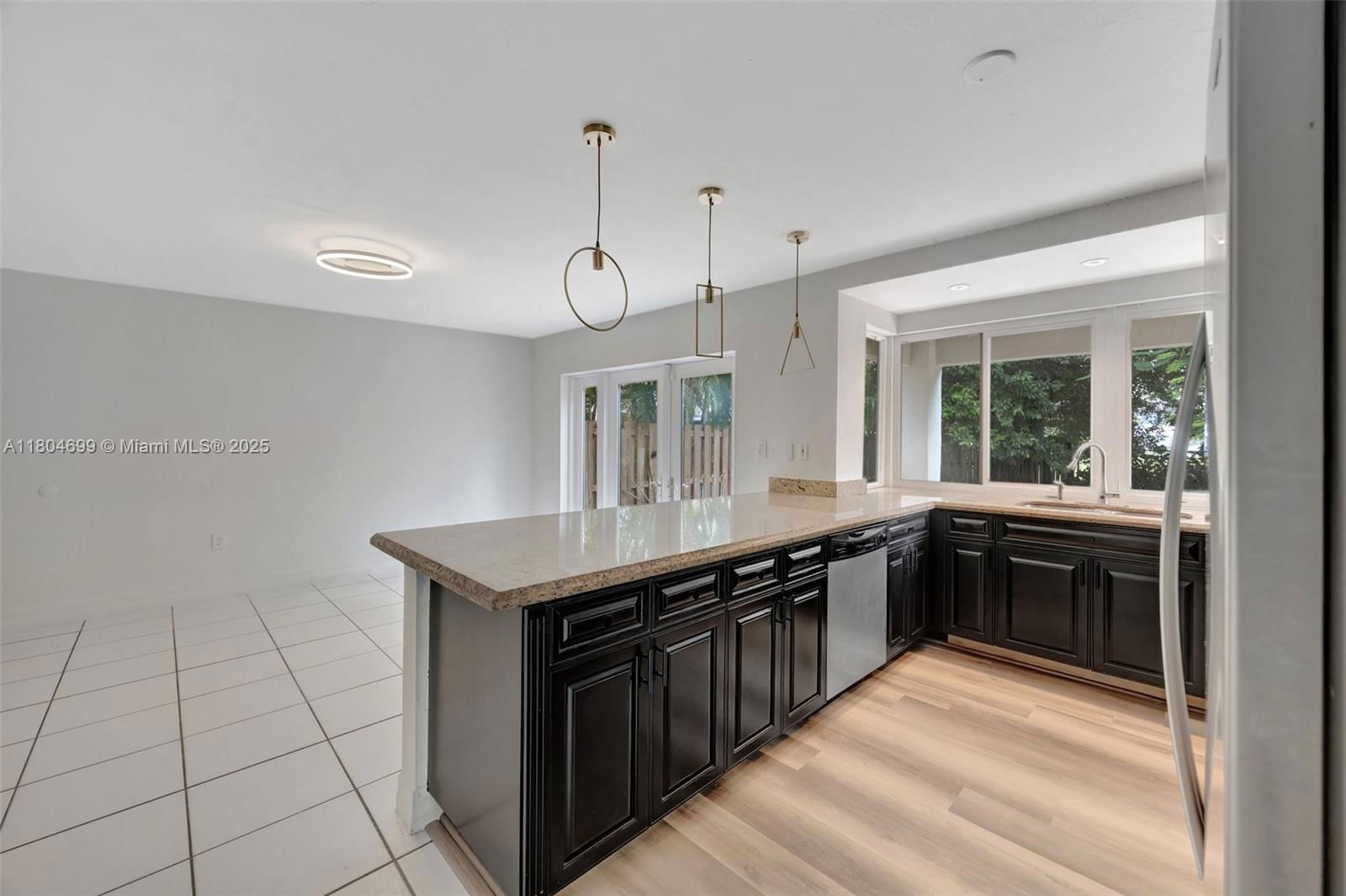 Real estate property located at 21320 97th Ave, Miami-dade, Villas Of Old Cutler, Cutler Bay, FL