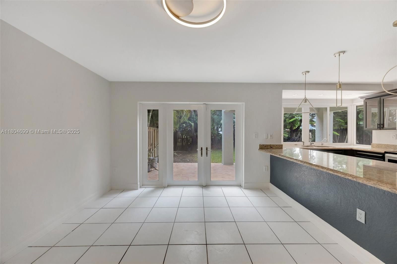 Real estate property located at 21320 97th Ave, Miami-dade, Villas Of Old Cutler, Cutler Bay, FL
