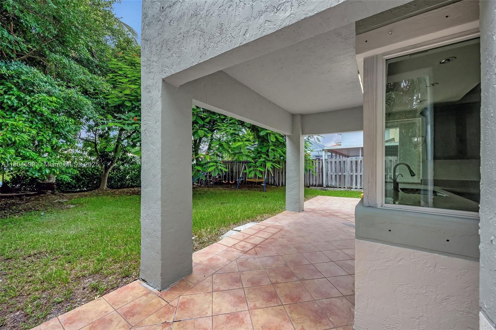 Real estate property located at 21320 97th Ave, Miami-dade, Villas Of Old Cutler, Cutler Bay, FL