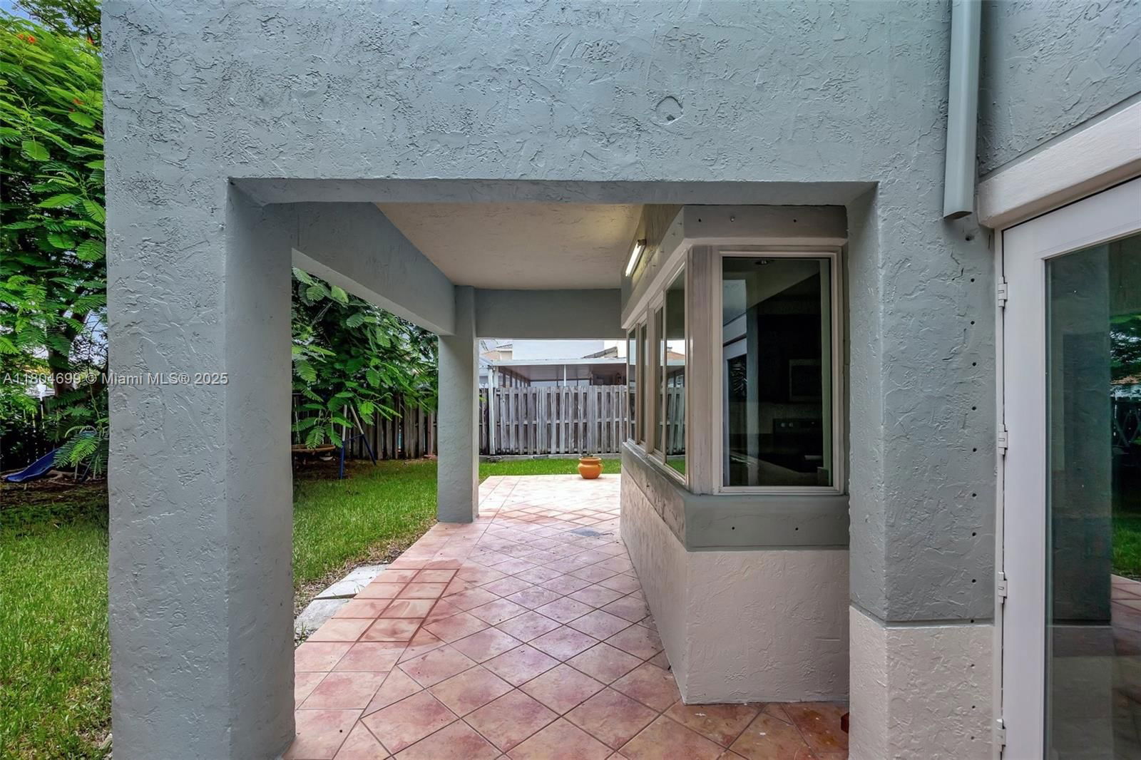 Real estate property located at 21320 97th Ave, Miami-dade, Villas Of Old Cutler, Cutler Bay, FL