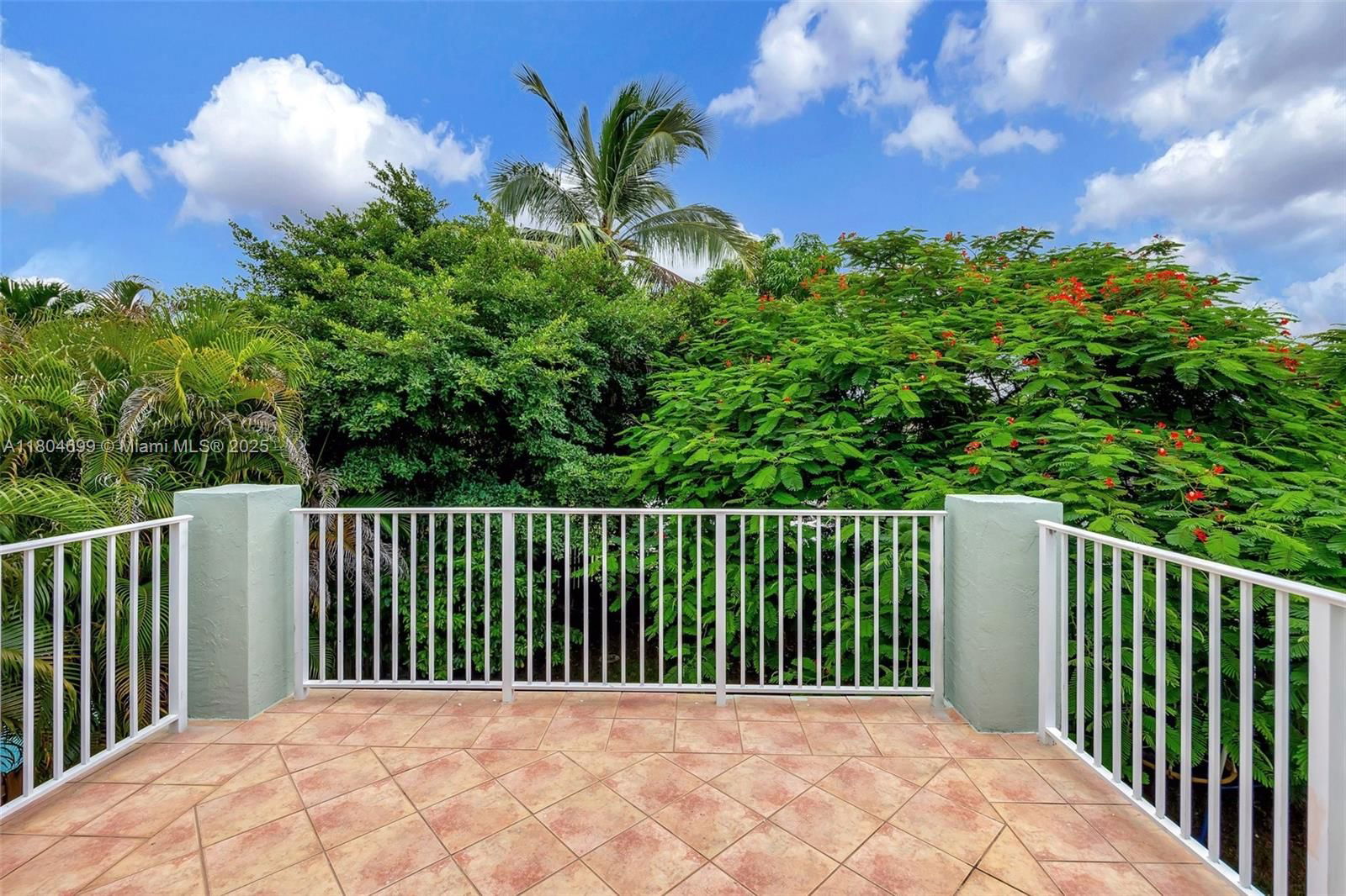 Real estate property located at 21320 97th Ave, Miami-dade, Villas Of Old Cutler, Cutler Bay, FL