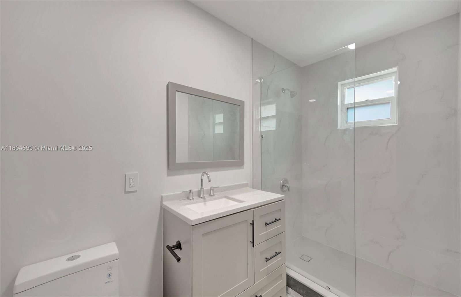 Real estate property located at 21320 97th Ave, Miami-dade, Villas Of Old Cutler, Cutler Bay, FL