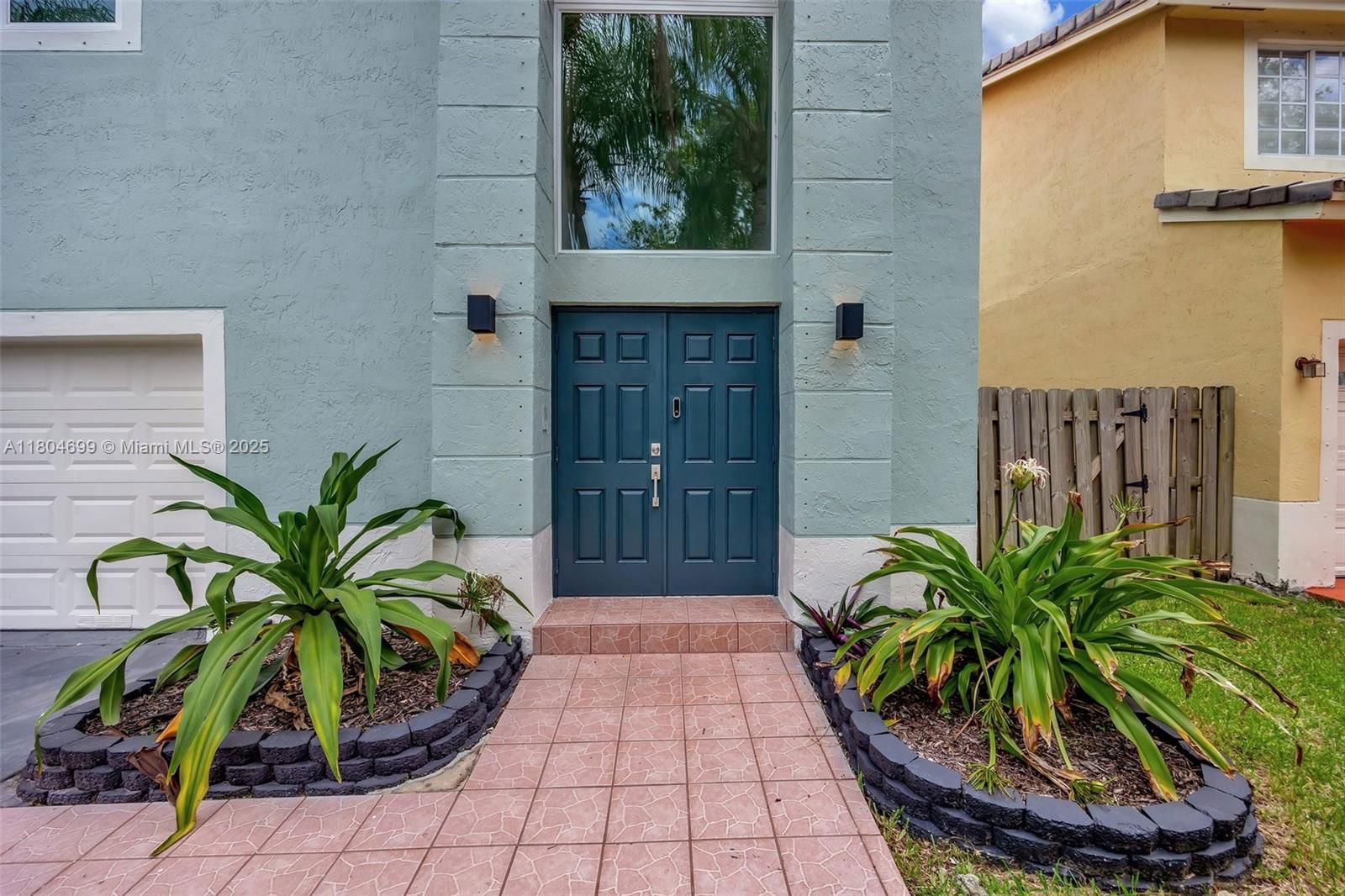 Real estate property located at 21320 97th Ave, Miami-dade, Villas Of Old Cutler, Cutler Bay, FL
