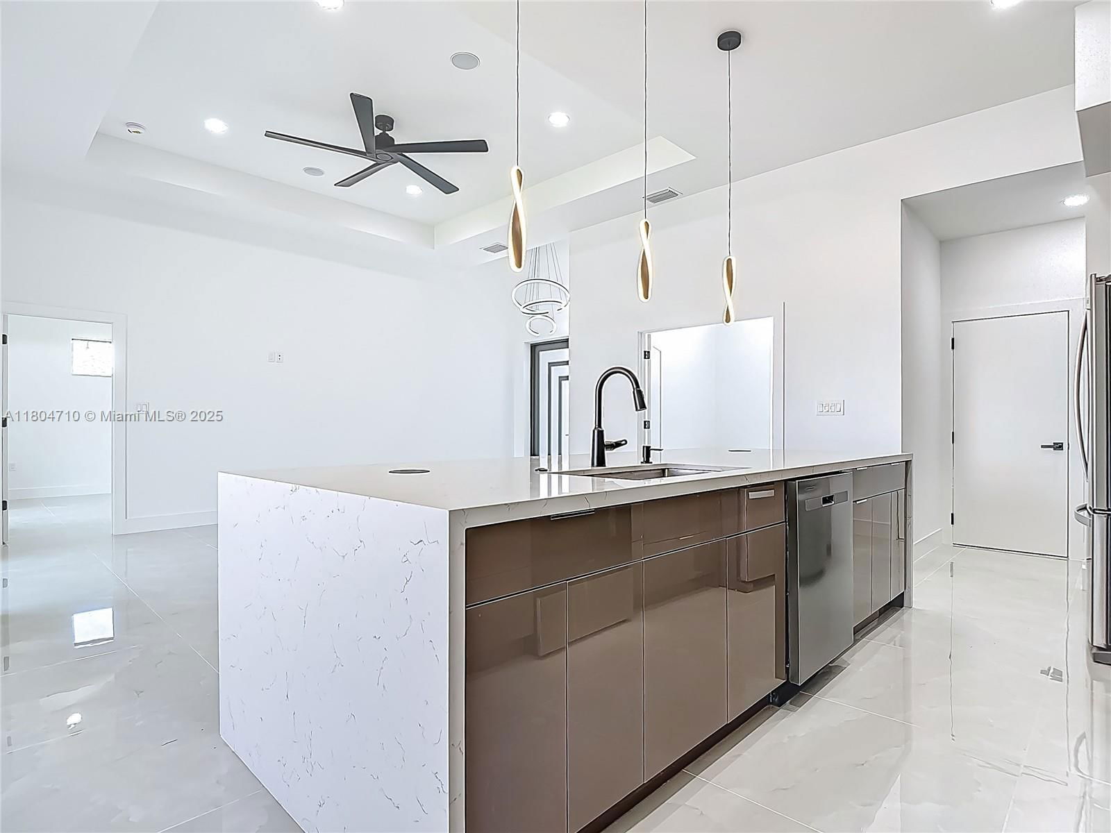 Real estate property located at 323 NE 19th Ter, Lee, Cape Coral, Cape Coral, FL