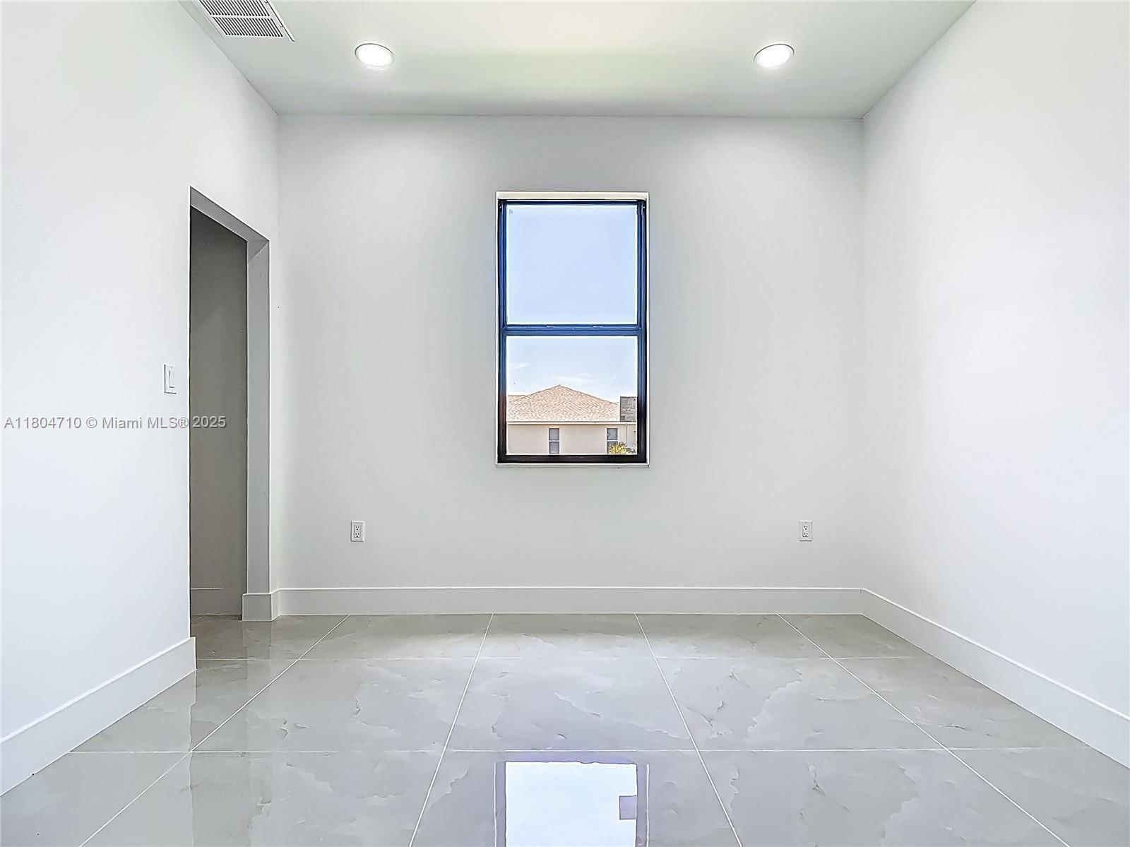 Real estate property located at 323 NE 19th Ter, Lee, Cape Coral, Cape Coral, FL