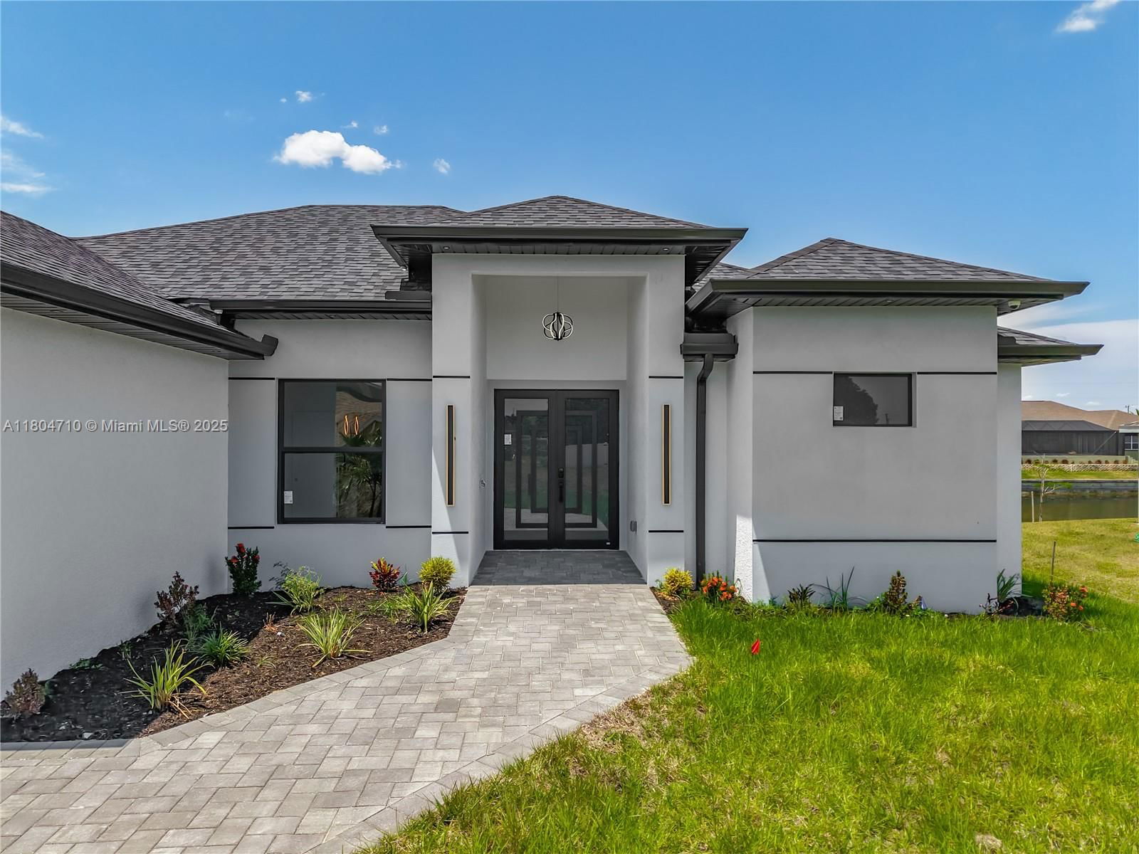 Real estate property located at 323 NE 19th Ter, Lee, Cape Coral, Cape Coral, FL