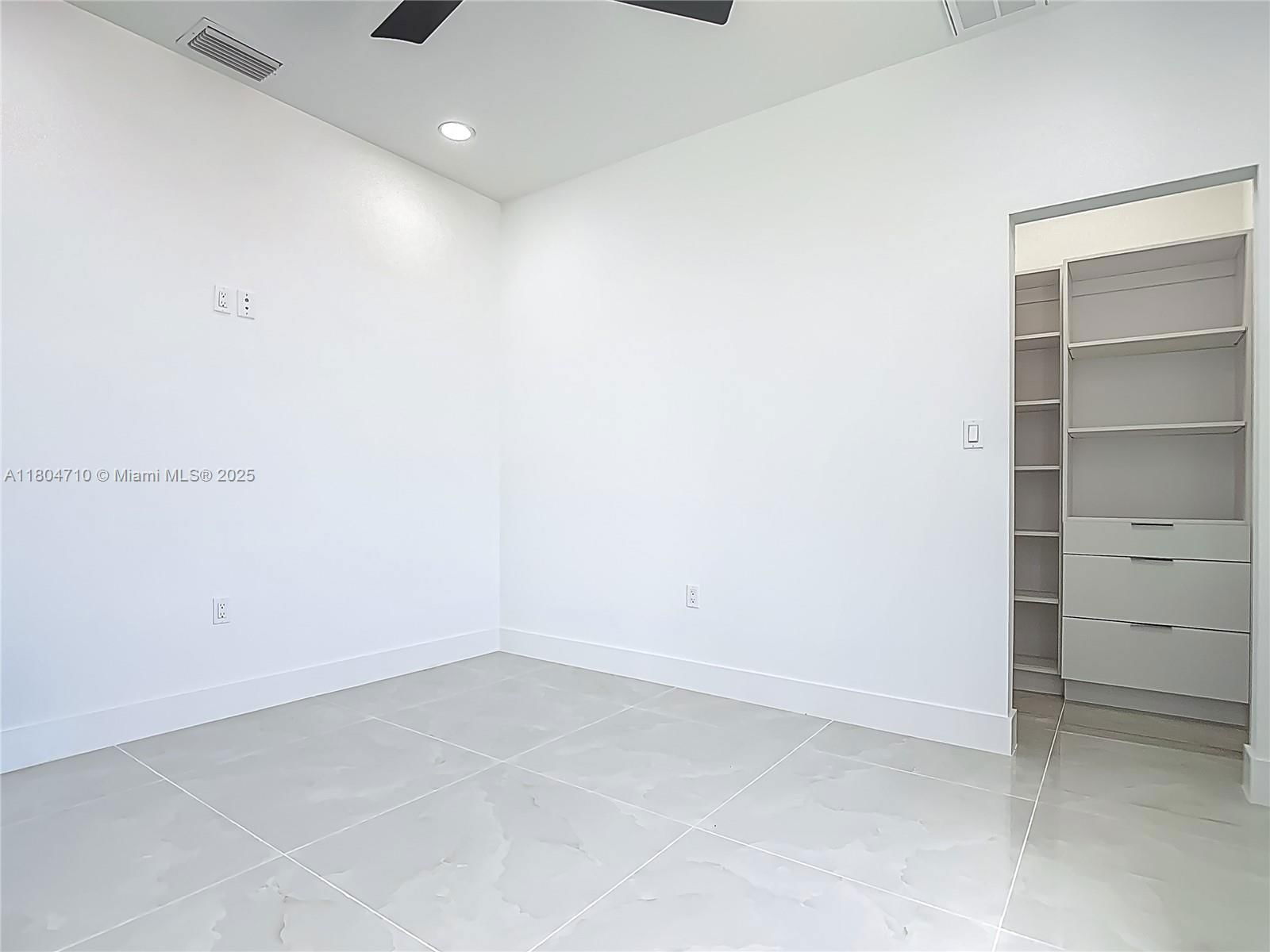 Real estate property located at 323 NE 19th Ter, Lee, Cape Coral, Cape Coral, FL