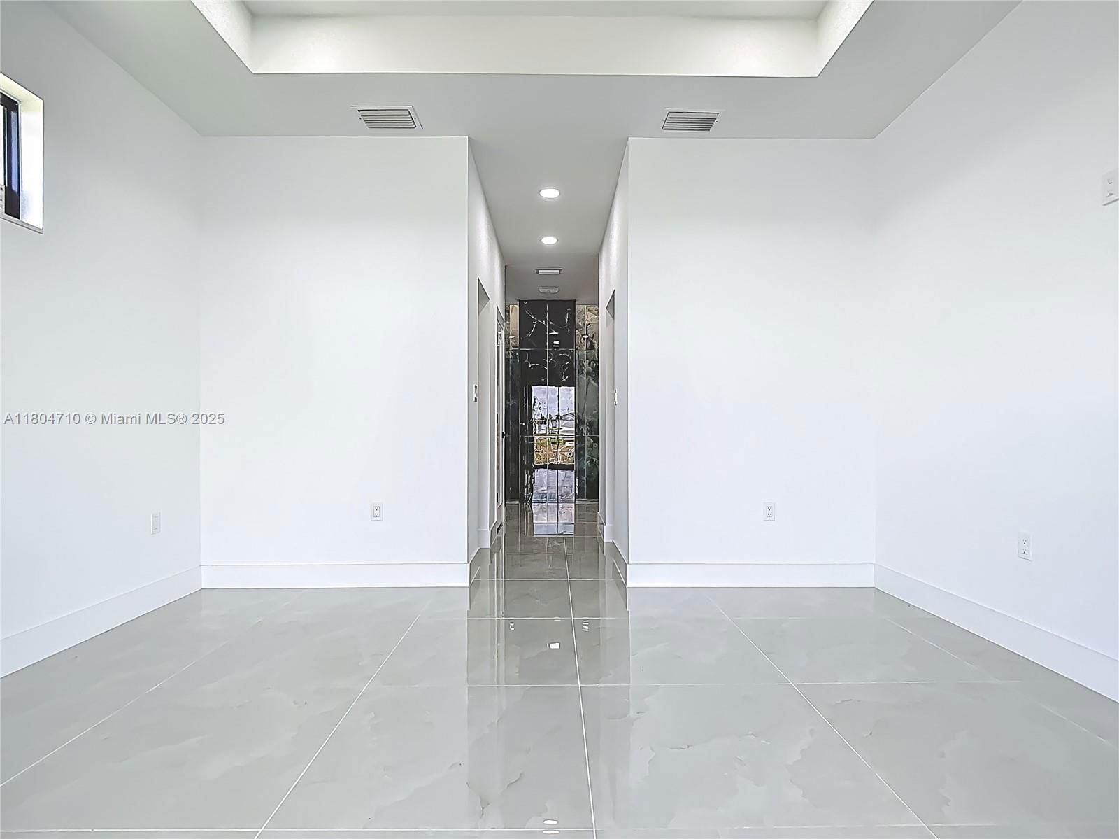 Real estate property located at 323 NE 19th Ter, Lee, Cape Coral, Cape Coral, FL