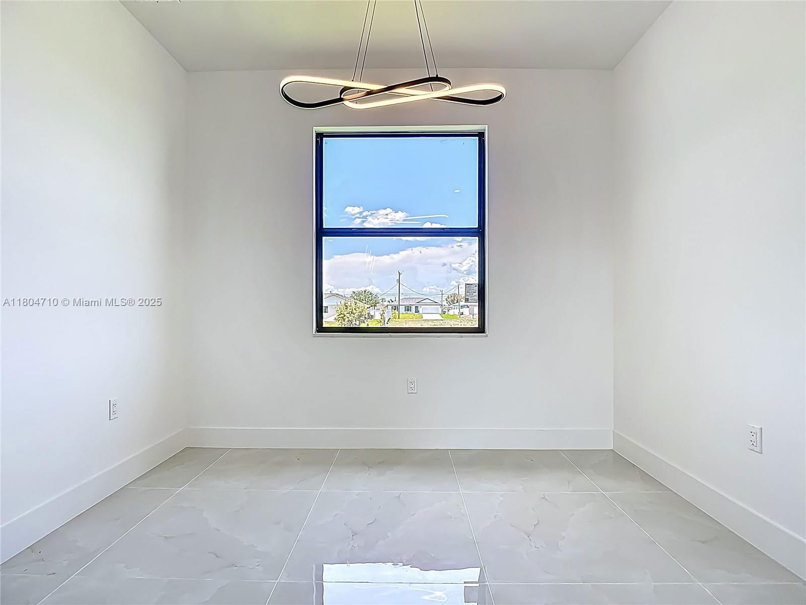 Real estate property located at 323 NE 19th Ter, Lee, Cape Coral, Cape Coral, FL