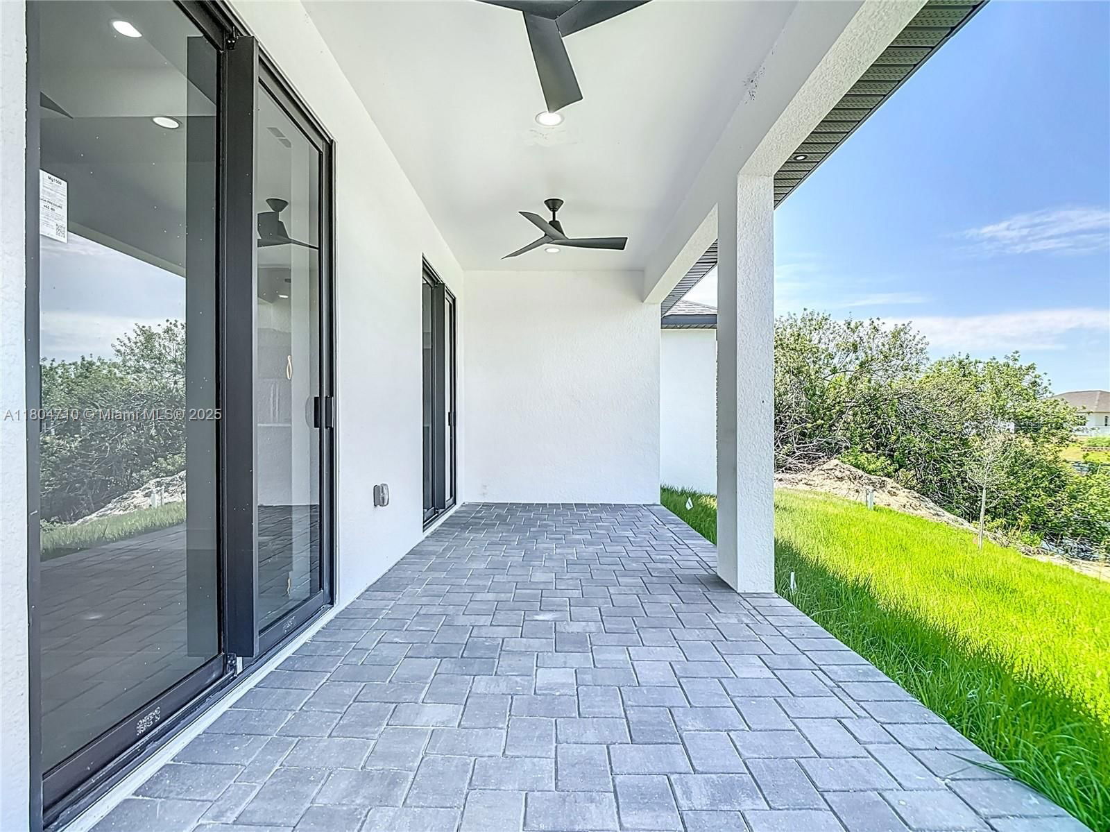 Real estate property located at 323 NE 19th Ter, Lee, Cape Coral, Cape Coral, FL