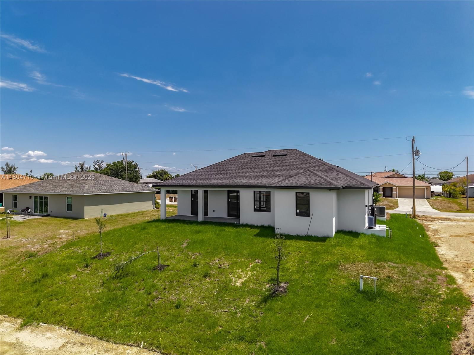 Real estate property located at 323 NE 19th Ter, Lee, Cape Coral, Cape Coral, FL