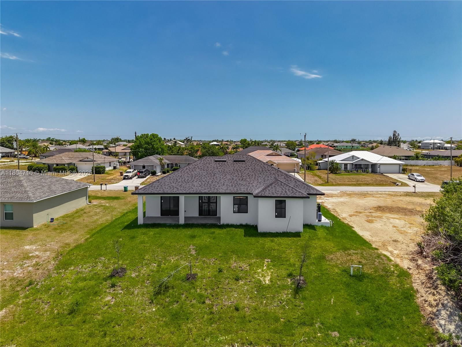 Real estate property located at 323 NE 19th Ter, Lee, Cape Coral, Cape Coral, FL
