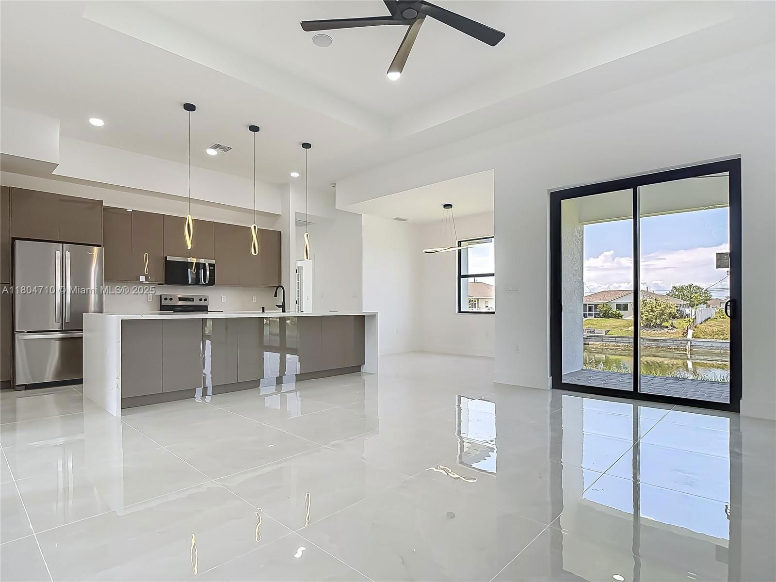 Real estate property located at 323 NE 19th Ter, Lee, Cape Coral, Cape Coral, FL