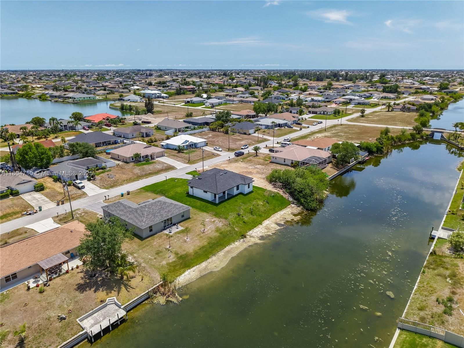 Real estate property located at 323 NE 19th Ter, Lee, Cape Coral, Cape Coral, FL