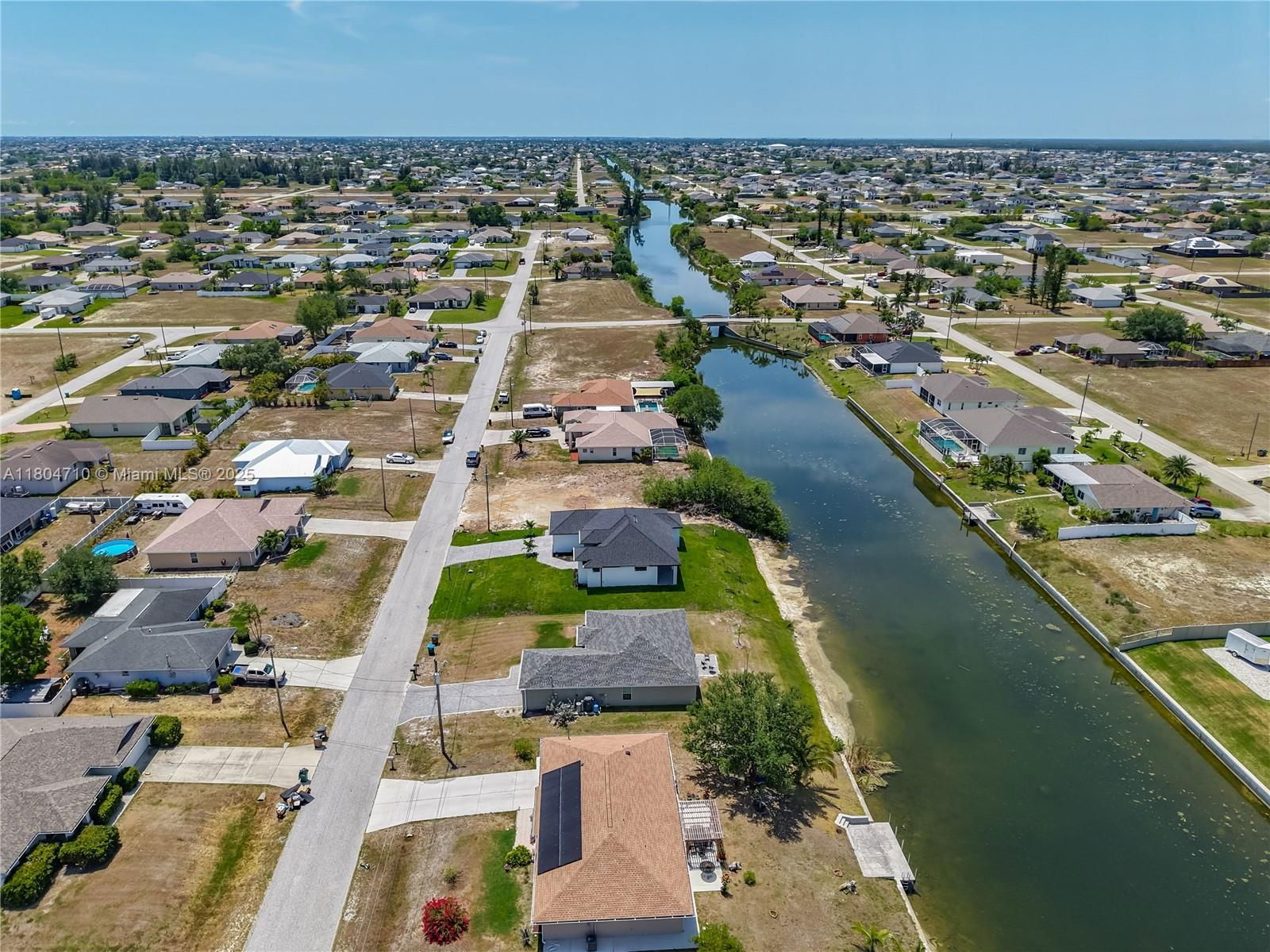 Real estate property located at 323 NE 19th Ter, Lee, Cape Coral, Cape Coral, FL