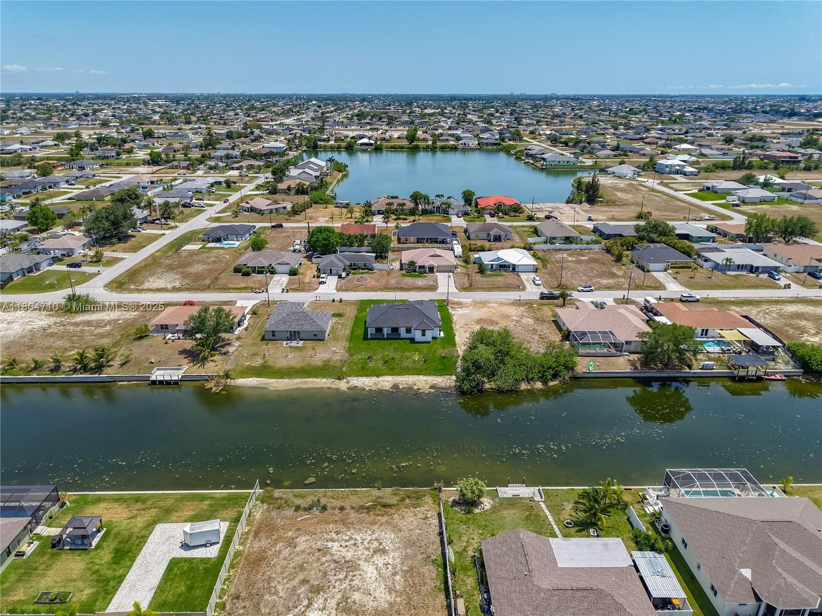 Real estate property located at 323 NE 19th Ter, Lee, Cape Coral, Cape Coral, FL