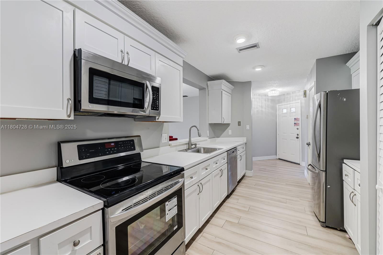 Real estate property located at 133 98th Ter, Broward, Chatham Towne At Jacarand, Plantation, FL