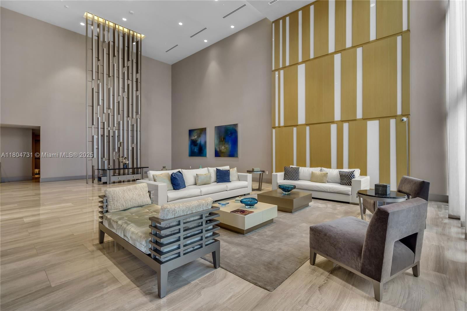 Real estate property located at 5300 Paseo Blvd #810, Miami-dade, 5252 Paseo Condo, Doral, FL