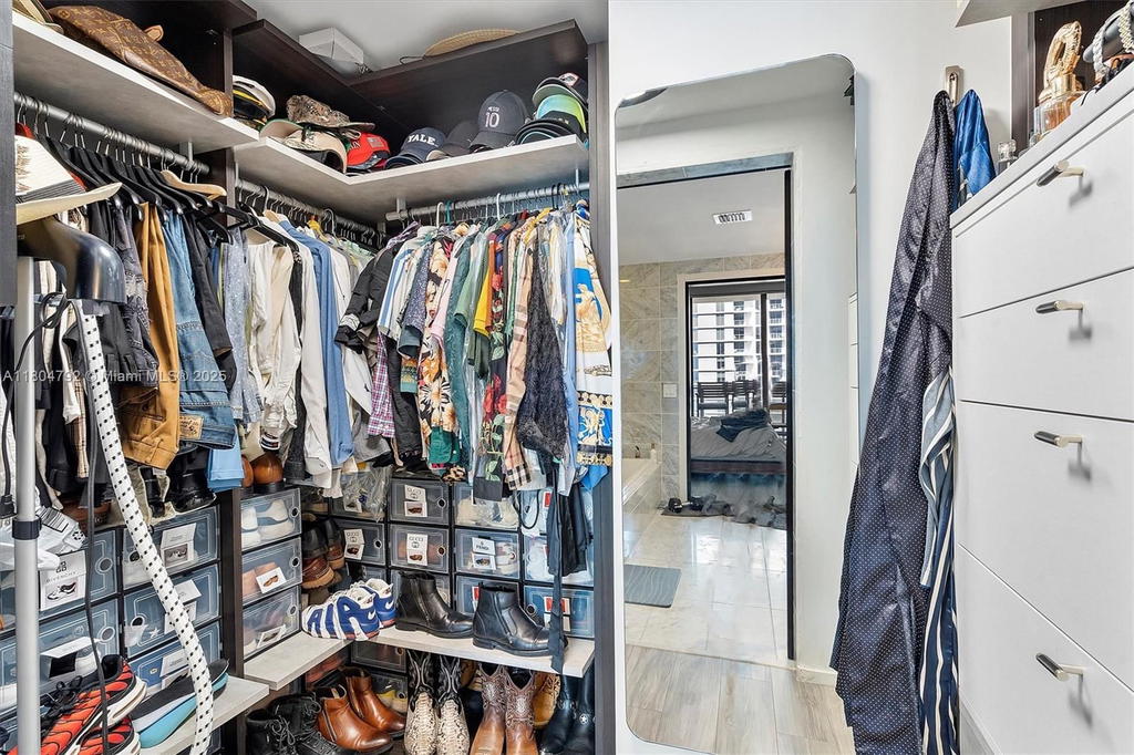 Real estate property located at 801 Miami Ave #3510, Miami-dade, 801 Sma Residences Condo, Miami, FL