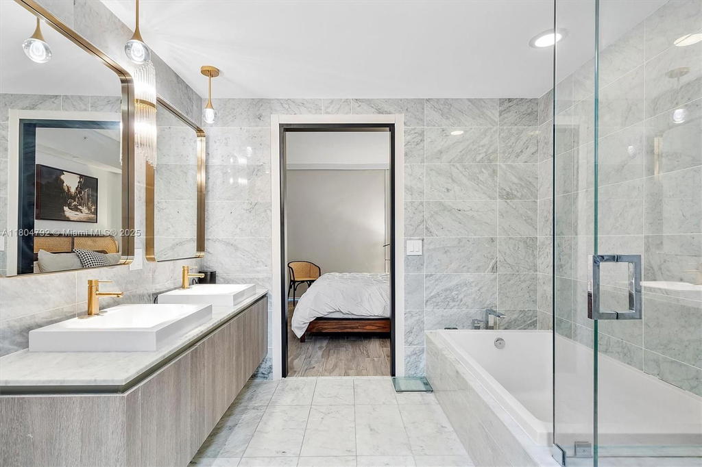 Real estate property located at 801 Miami Ave #3510, Miami-dade, 801 Sma Residences Condo, Miami, FL