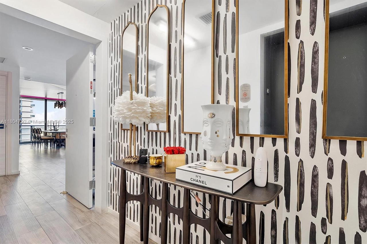Real estate property located at 801 Miami Ave #3510, Miami-dade, 801 Sma Residences Condo, Miami, FL