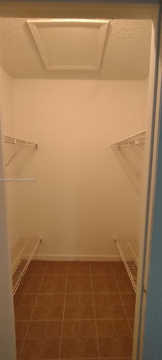 Real estate property located at 4007 University Dr #210, Broward, Sunrise On The Green Cond, Sunrise, FL