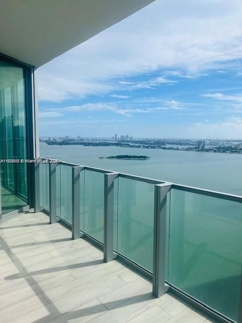 Real estate property located at 2900 7th Ave #3209, Miami-dade, Biscayne Beach Condo, Miami, FL