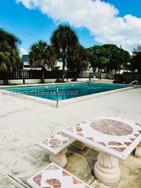 Real estate property located at 5731 37th St #206, Miami-dade, Virginia Gardens Condo, Virginia Gardens, FL