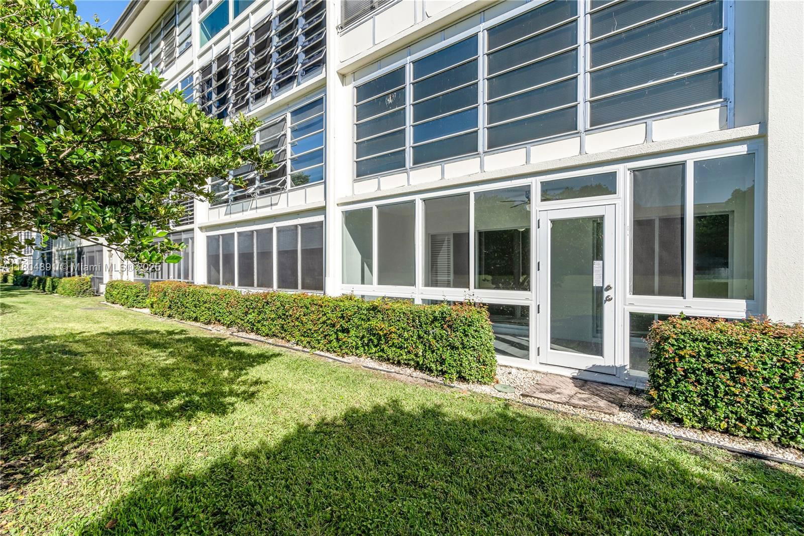 Real estate property located at 3401 Bimini Ln E1, Broward, Bimini Village A Condo, Coconut Creek, FL