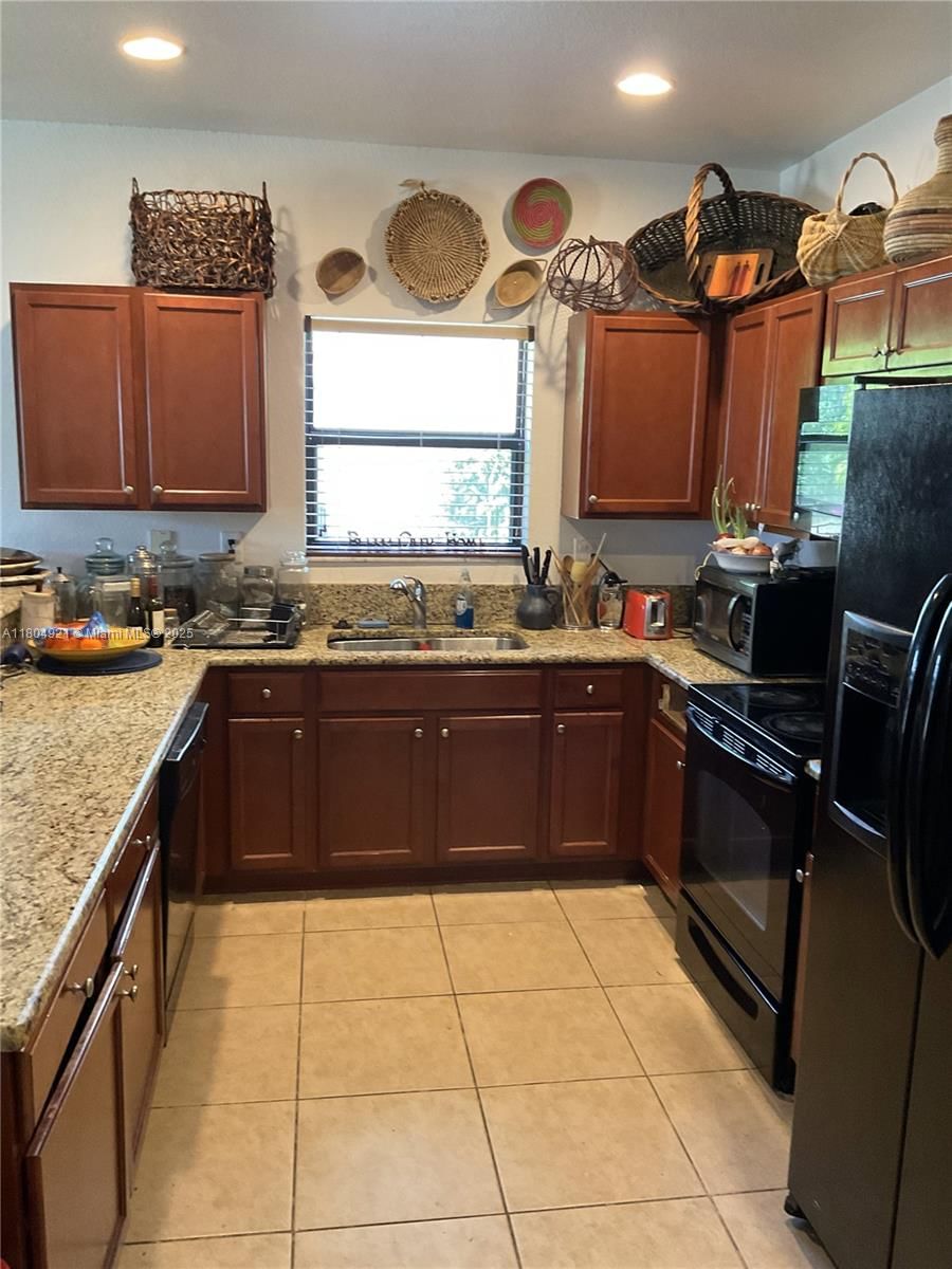 Real estate property located at 10501 224th Ter, Miami-dade, Enclave At Black Point Ma, Cutler Bay, FL