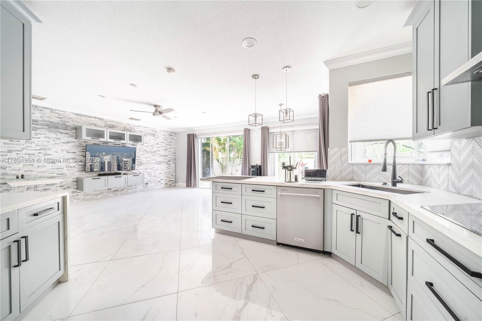 Real estate property located at 18201 16th St, Broward, Silver Lakes At Pembroke, Pembroke Pines, FL