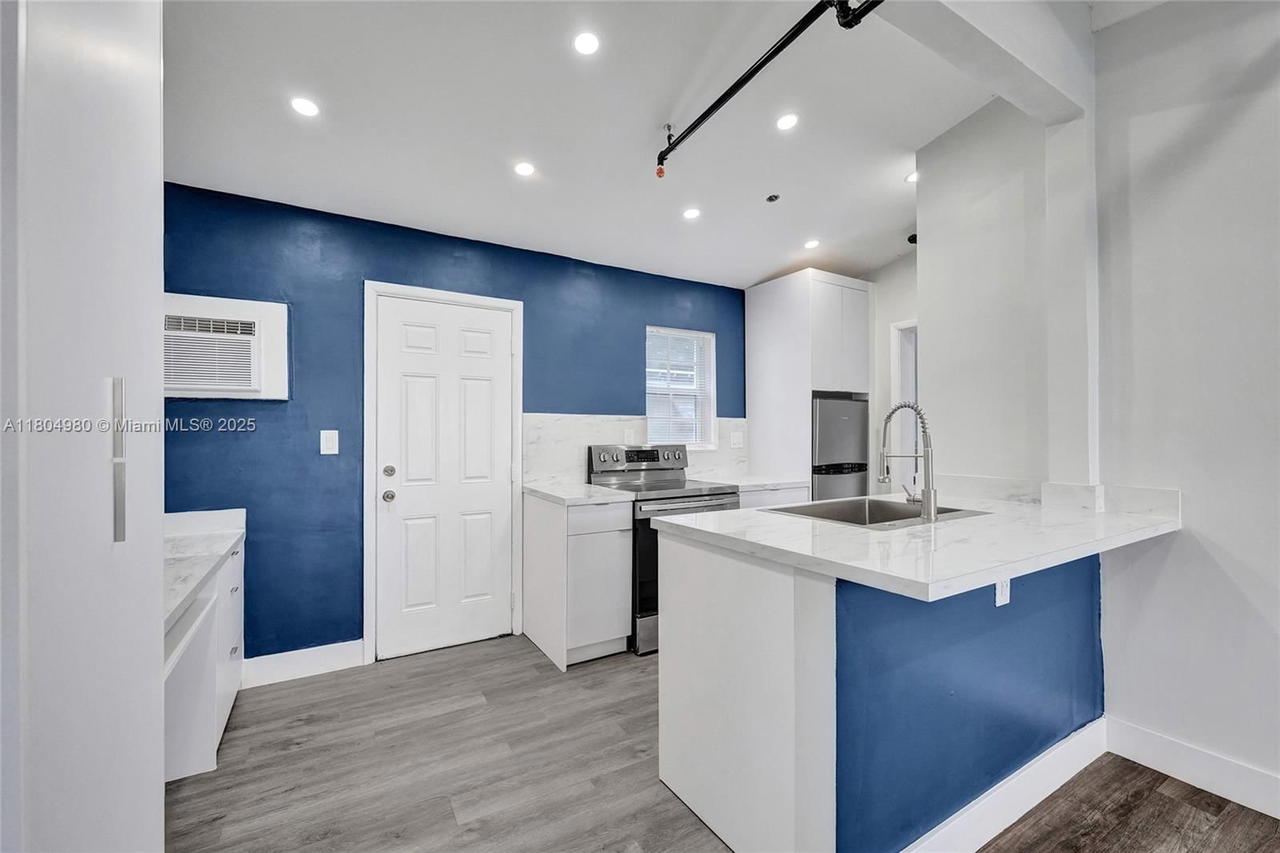 Real estate property located at 1085 126th St, Miami-dade, 29 52 42 Dixianna Villas, North Miami Beach, FL