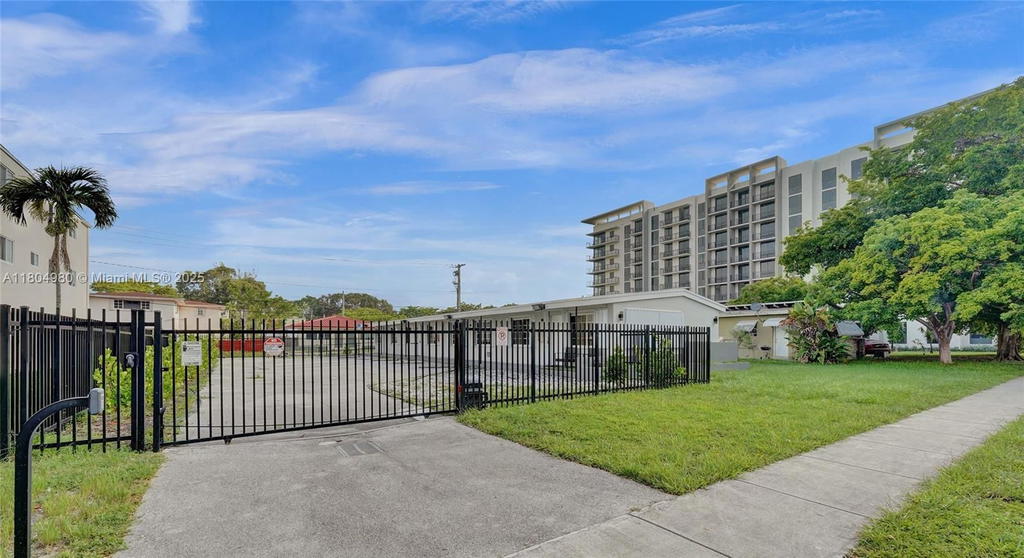 Real estate property located at 1085 126th St, Miami-dade, 29 52 42 Dixianna Villas, North Miami Beach, FL