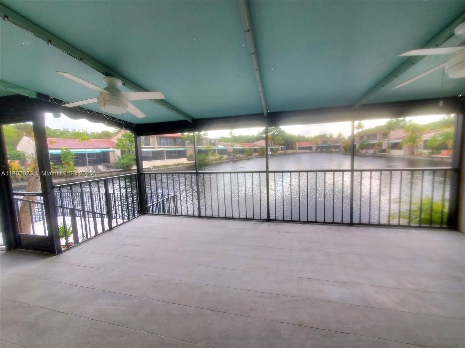 Real estate property located at 8350 Dundee Ter, Miami-dade, Miami Lakes - Lake Sandra, Miami Lakes, FL