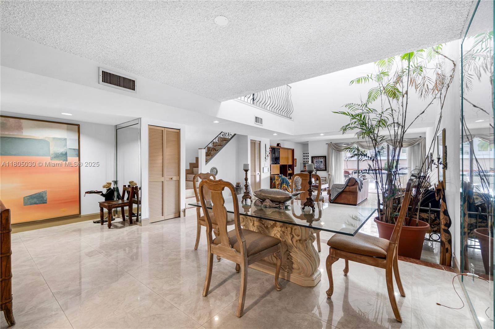 Real estate property located at 214 Poinciana Dr #204, Miami-dade, Poinciana Is Yt & Rcq Clu, Sunny Isles Beach, FL