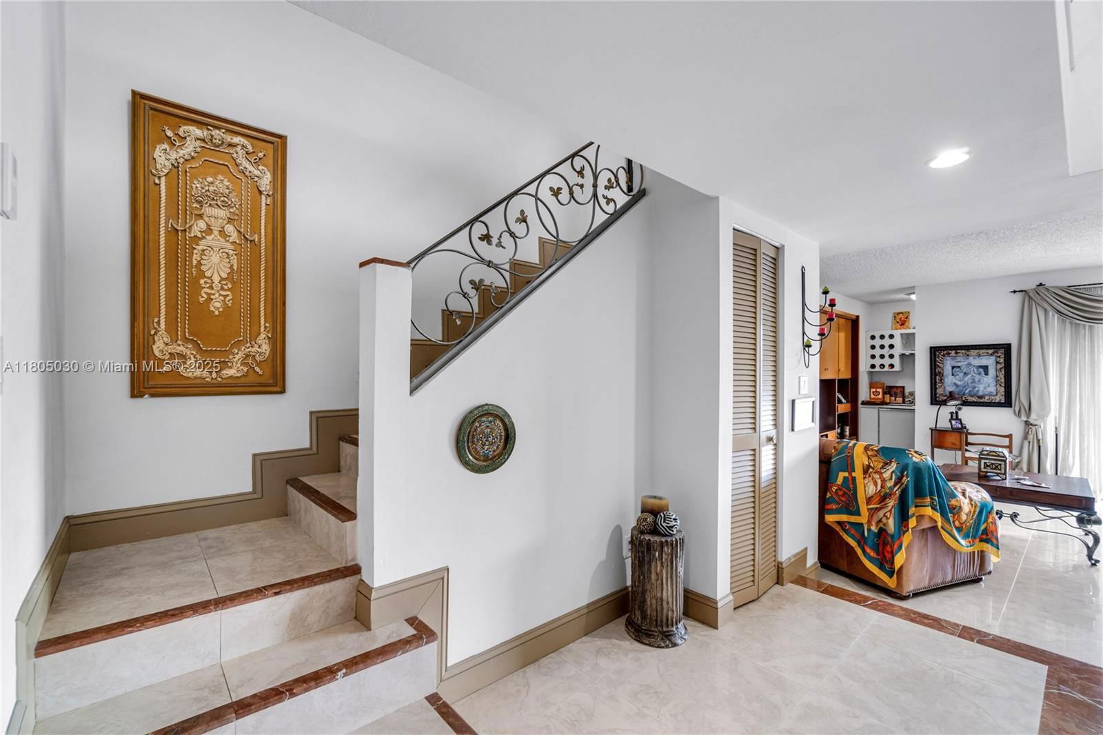 Real estate property located at 214 Poinciana Dr #204, Miami-dade, Poinciana Is Yt & Rcq Clu, Sunny Isles Beach, FL