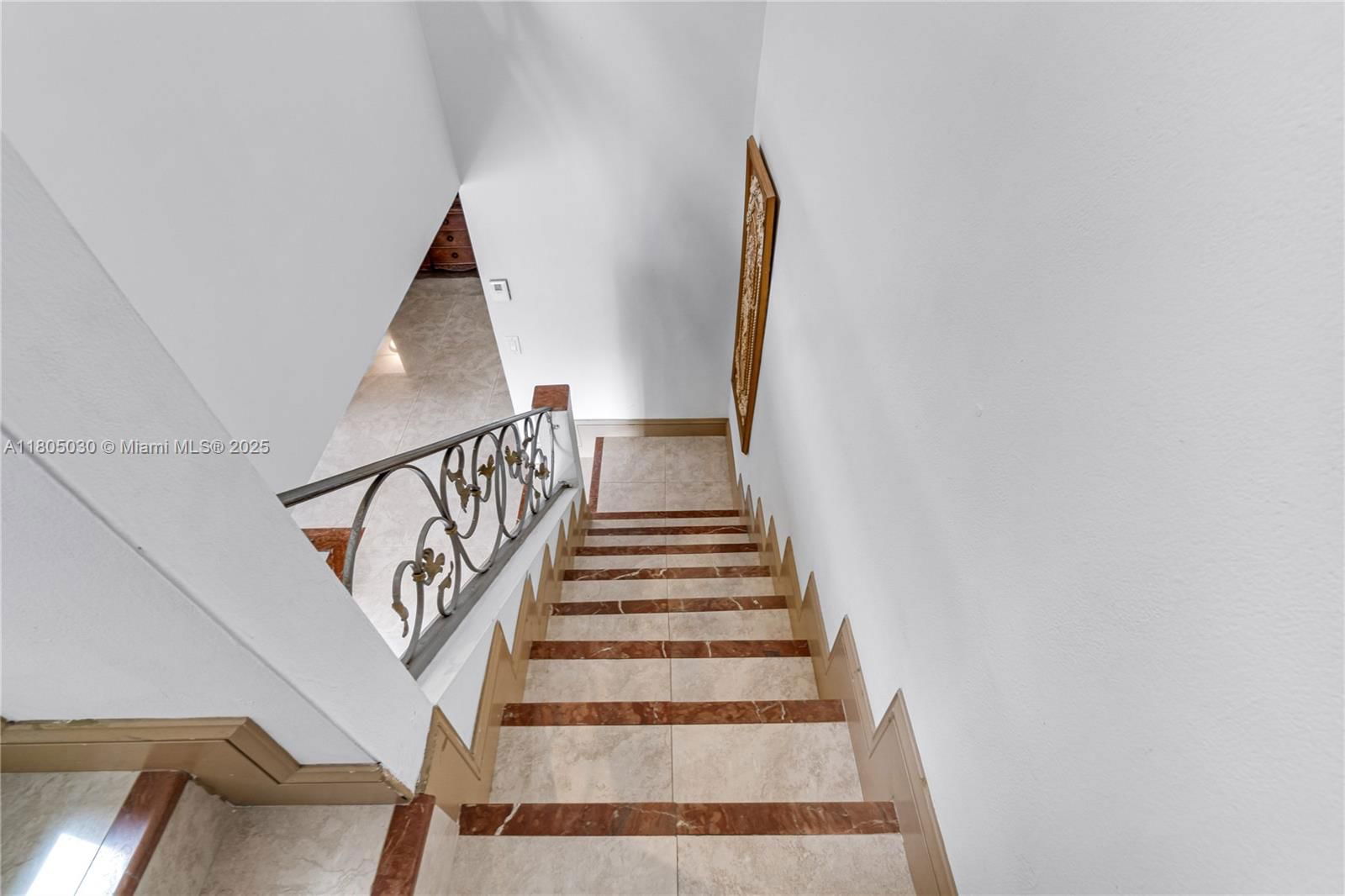 Real estate property located at 214 Poinciana Dr #204, Miami-dade, Poinciana Is Yt & Rcq Clu, Sunny Isles Beach, FL
