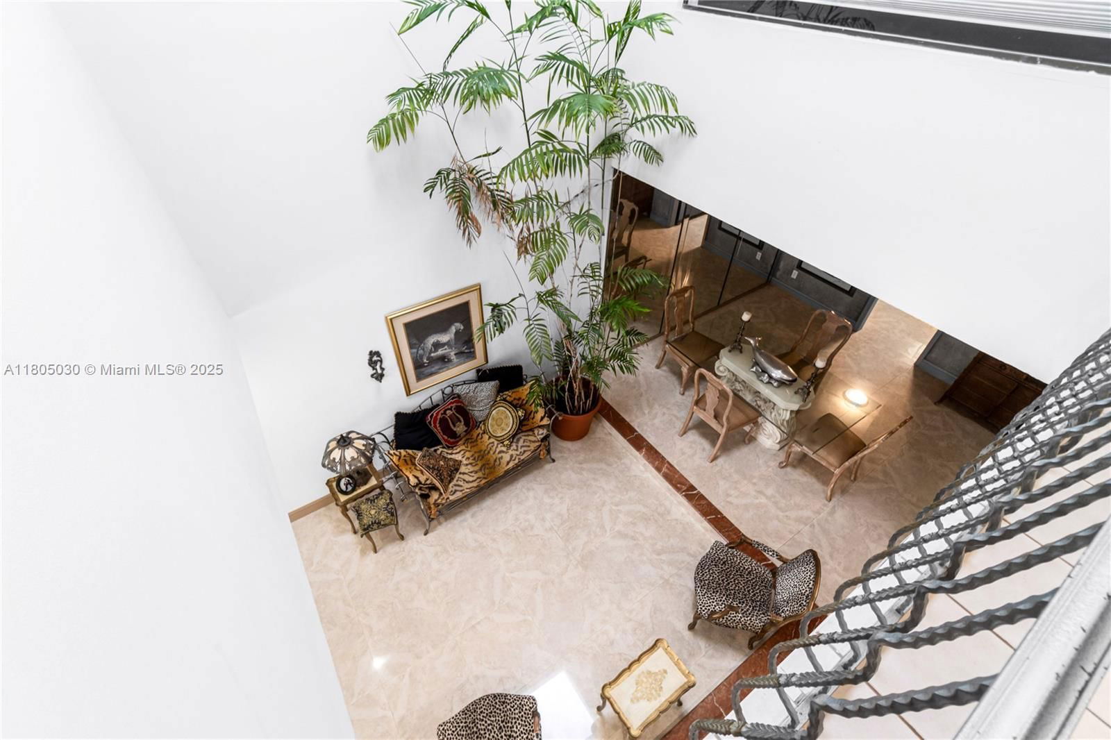 Real estate property located at 214 Poinciana Dr #204, Miami-dade, Poinciana Is Yt & Rcq Clu, Sunny Isles Beach, FL