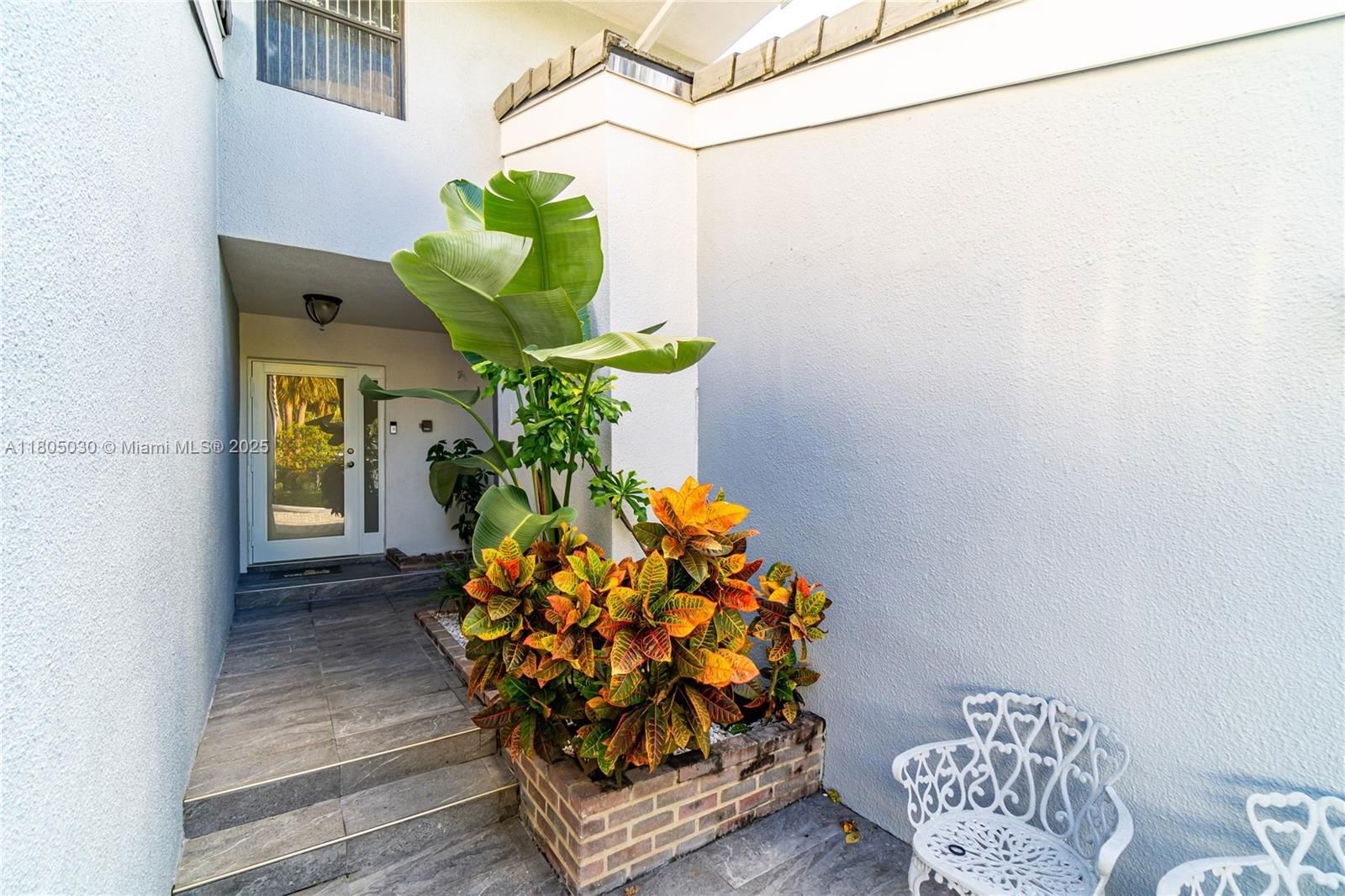 Real estate property located at 214 Poinciana Dr #204, Miami-dade, Poinciana Is Yt & Rcq Clu, Sunny Isles Beach, FL