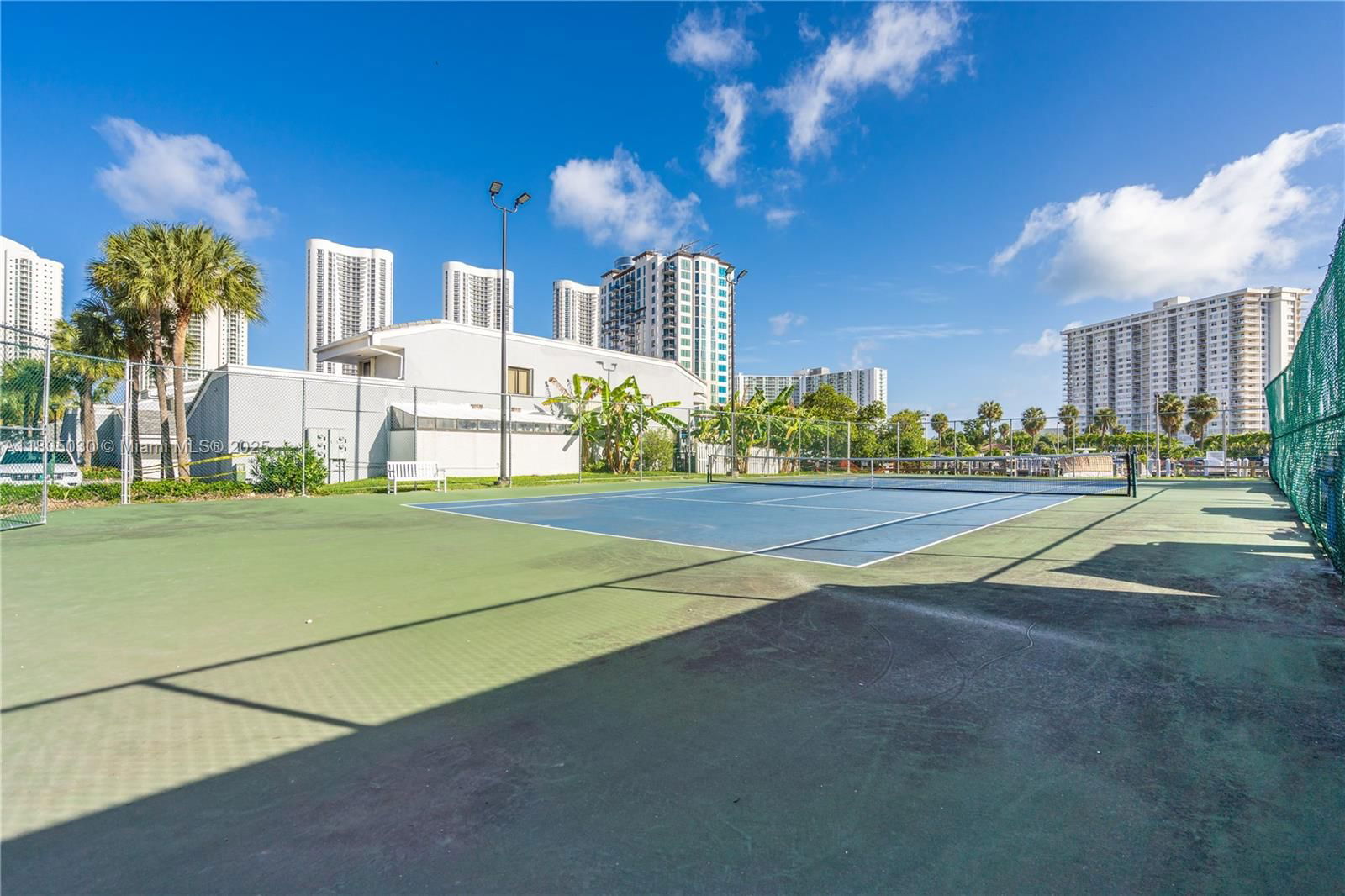 Real estate property located at 214 Poinciana Dr #204, Miami-dade, Poinciana Is Yt & Rcq Clu, Sunny Isles Beach, FL
