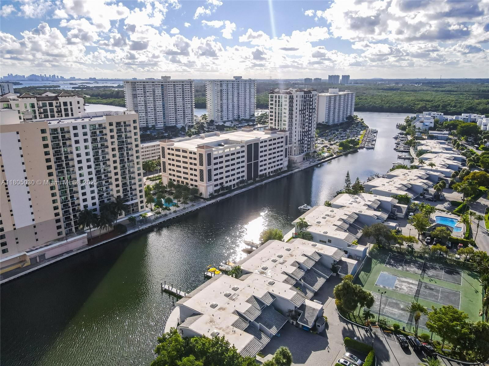 Real estate property located at 214 Poinciana Dr #204, Miami-dade, Poinciana Is Yt & Rcq Clu, Sunny Isles Beach, FL