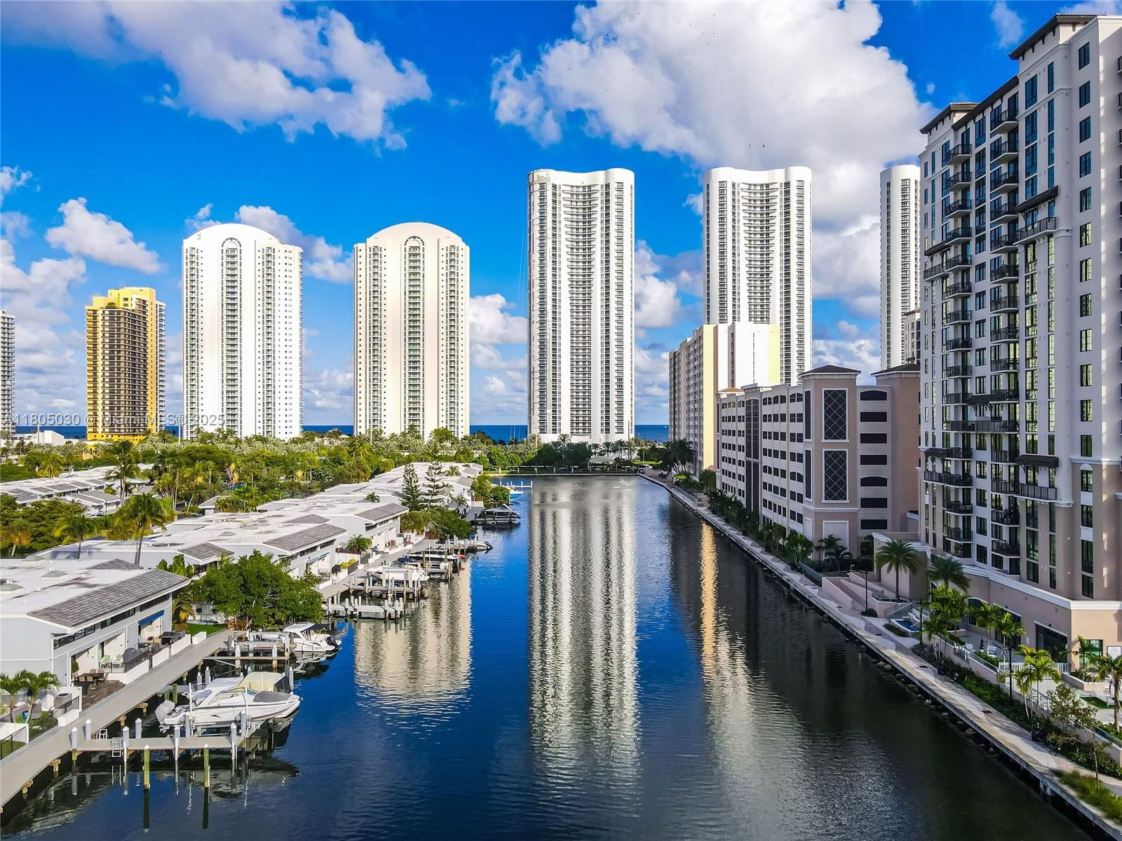 Real estate property located at 214 Poinciana Dr #204, Miami-dade, Poinciana Is Yt & Rcq Clu, Sunny Isles Beach, FL