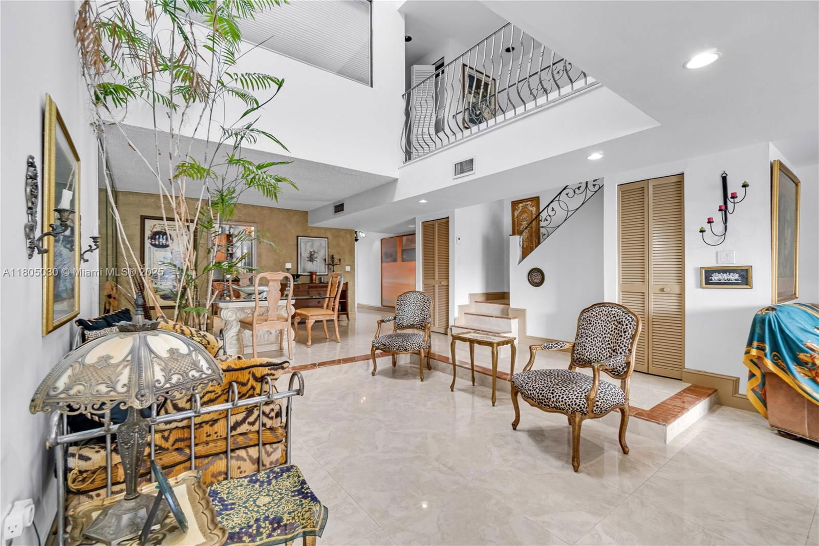 Real estate property located at 214 Poinciana Dr #204, Miami-dade, Poinciana Is Yt & Rcq Clu, Sunny Isles Beach, FL
