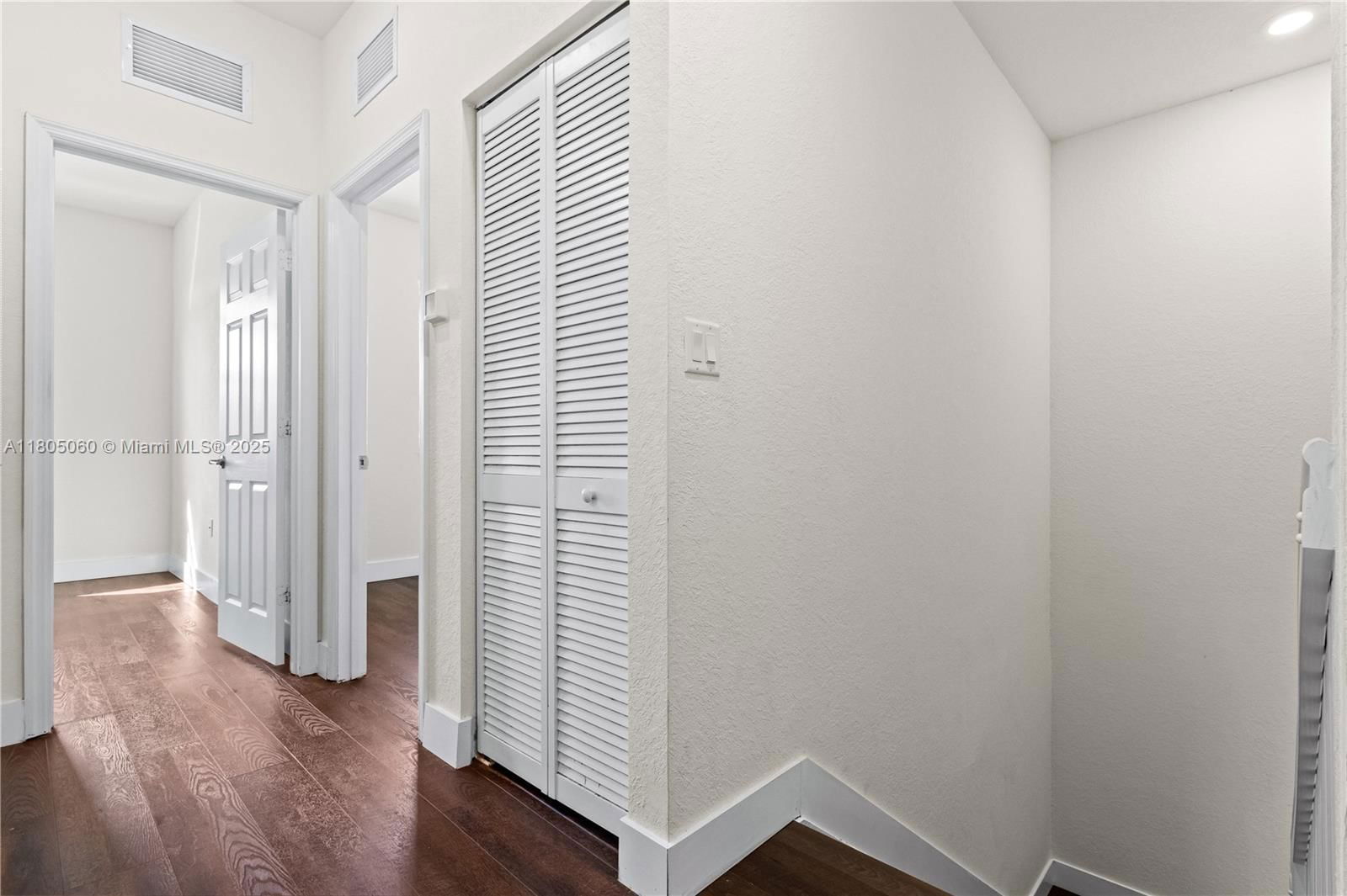 Real estate property located at 10611 33rd Ct, Miami-dade, Aquabella Section Two, Hialeah, FL