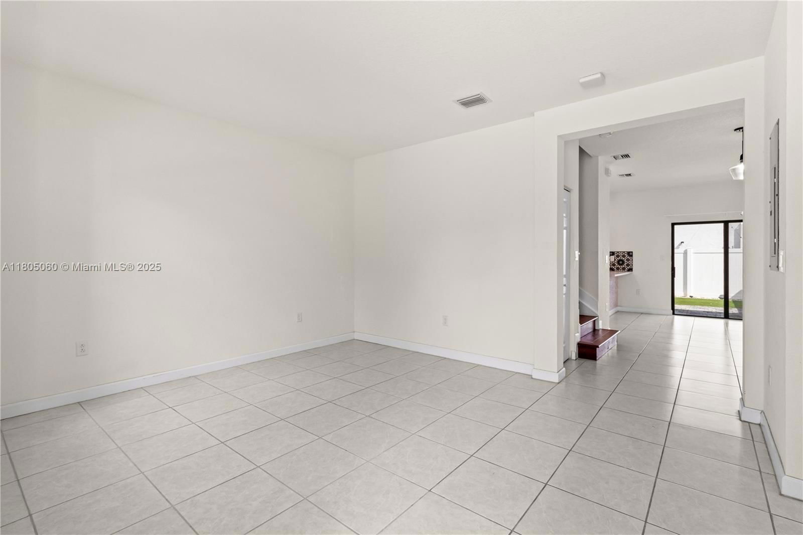 Real estate property located at 10611 33rd Ct, Miami-dade, Aquabella Section Two, Hialeah, FL
