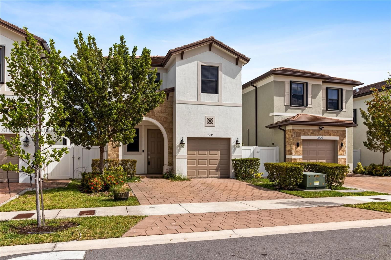 Real estate property located at 3435 110th St, Miami-dade, Aquabella North, Hialeah, FL