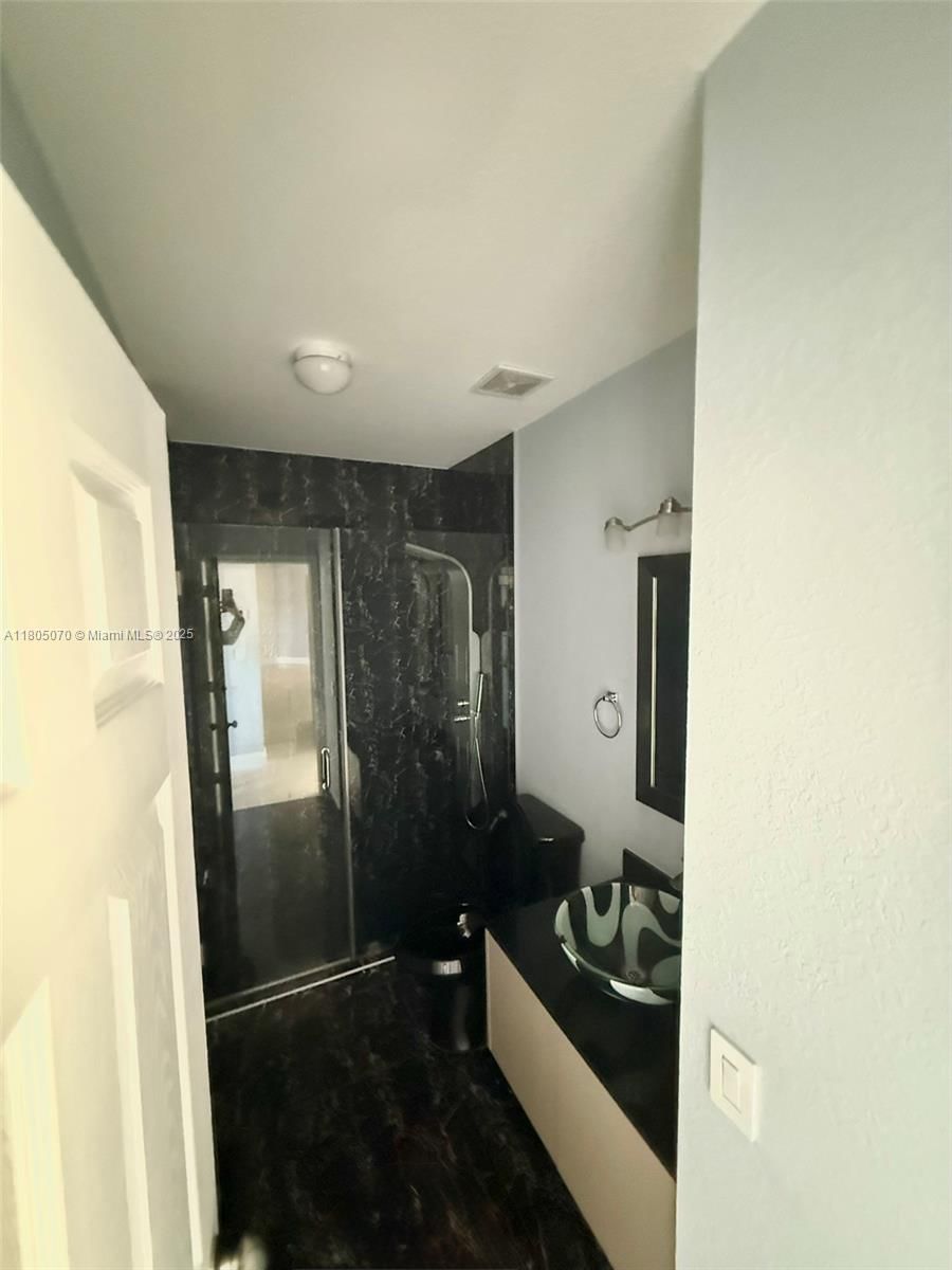 Real estate property located at 300 4th St #203, Miami-dade, Los Portales Sec B Condo, Hialeah, FL