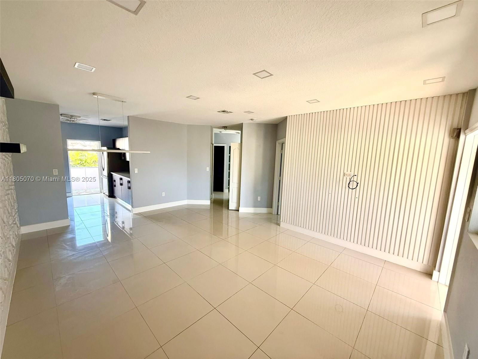 Real estate property located at 300 4th St #203, Miami-dade, Los Portales Sec B Condo, Hialeah, FL